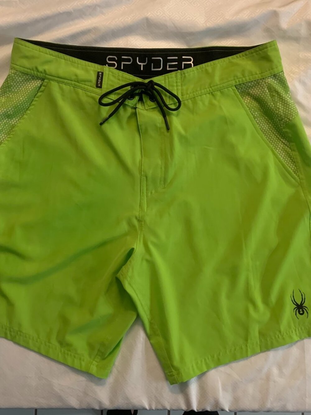 Spyder Board Shorts Men's Large, w/ a secret secure pocket lime green -Like New!